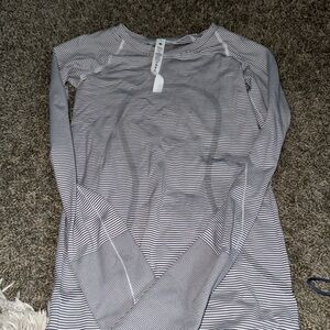 Lululemon long sleeve swiftly tech